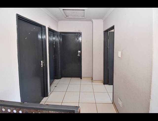 9 BEDROOM HOUSE FOR SALE IN MAYFAIR